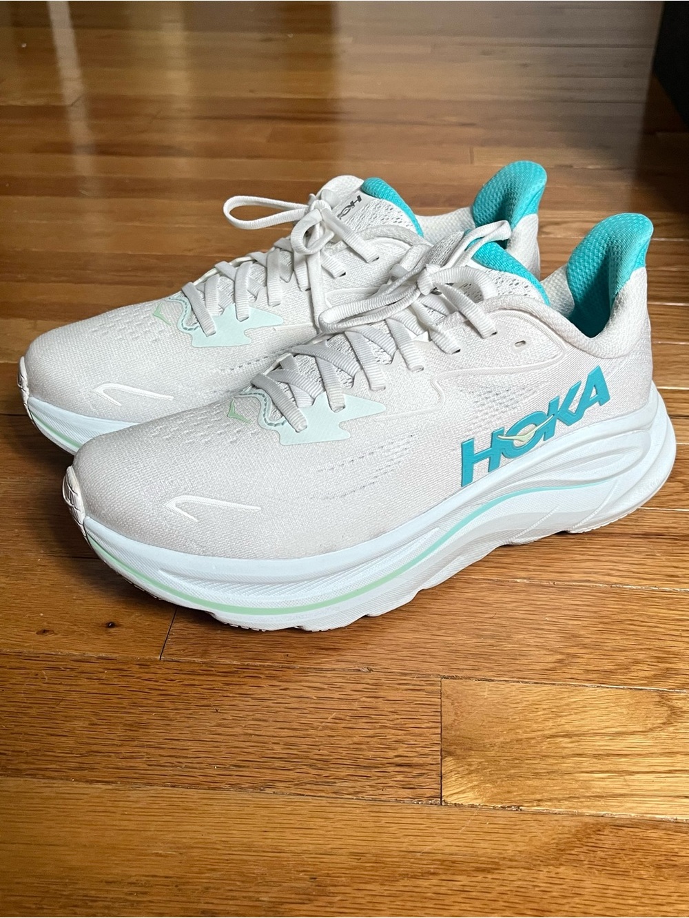 Hoka One One Clifton 10 White Cielo Blue breathable jacquard knit upper Size 9 B - Picture 12 of 14